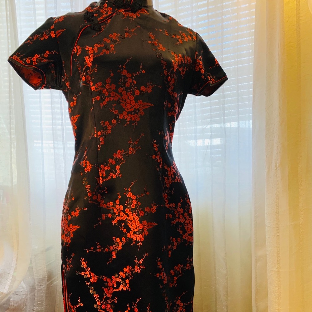 Blossom Plum Vintage Cheongsam Asian Dress, Black & Red Floral Maxi Dress